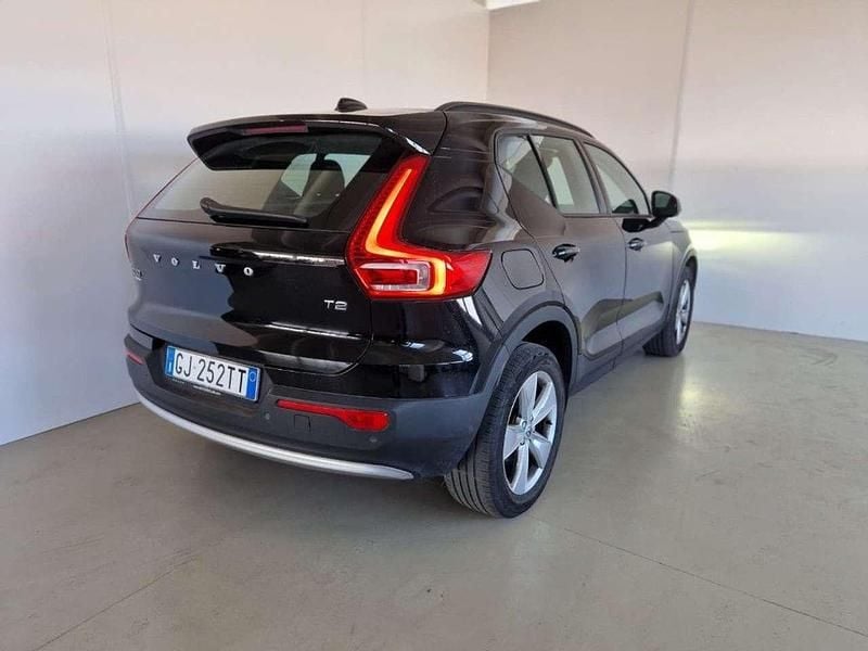 Usata Volvo XC40 Momentum 129 CV (94 kW) 2022 Nero SUV