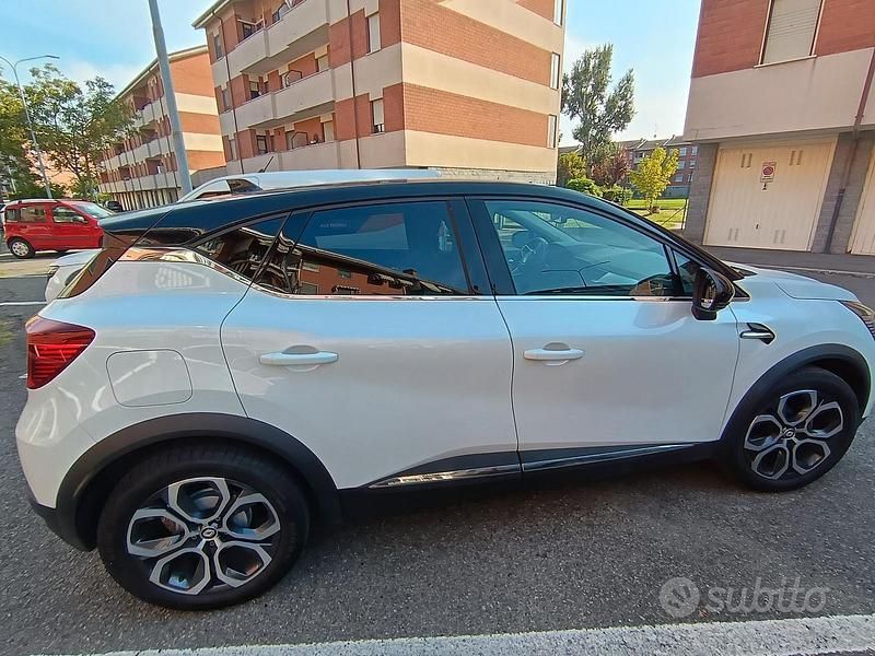 Usata Renault Captur Techno 101 CV (74 kW) 2023 Bianco SUV