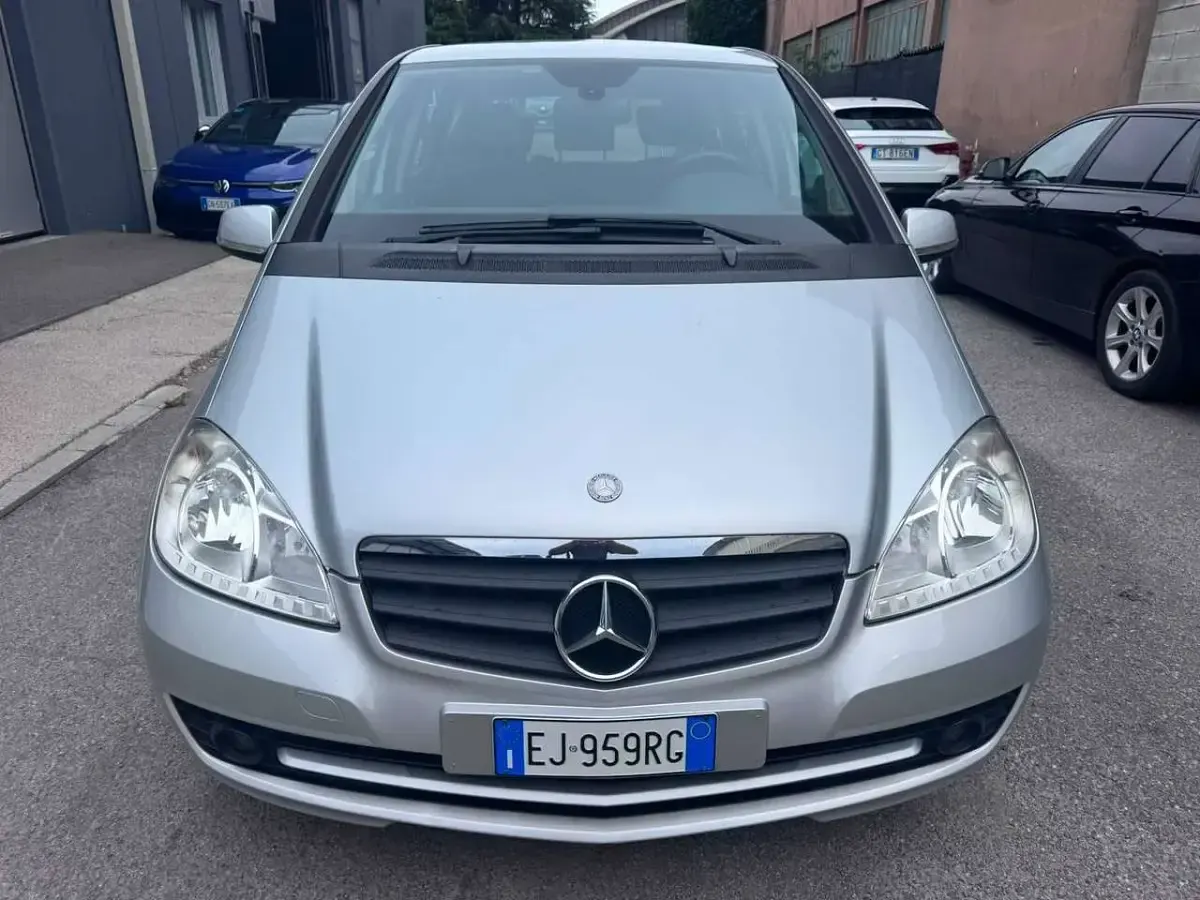 Usata Mercedes A160 Style 95 CV (69 kW) 2010 Argento Utilitaria