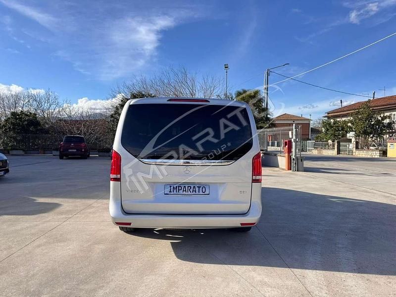 Usata Mercedes V200 136 CV (100 kW) 2018 Grigio Monovolume