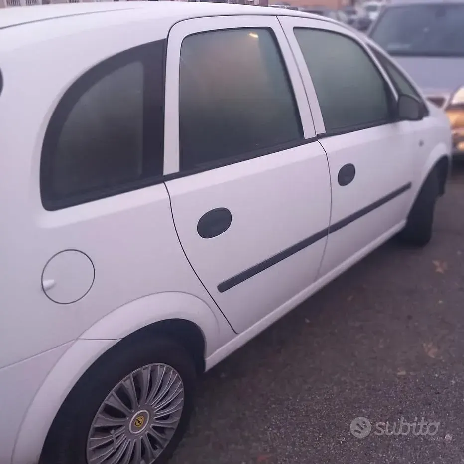 Usata Opel Meriva 90 CV (66 kW) 2008 Bianco Monovolume