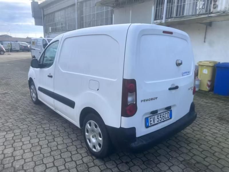 Usata Peugeot TePee Outdoor 114 CV (83 kW) 2014 Bianco Berlina