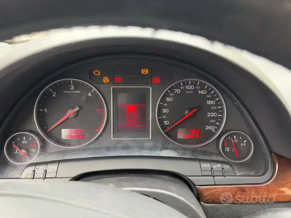 Usata Audi A4 130 CV (95 kW) 2004 Grigio Berlina