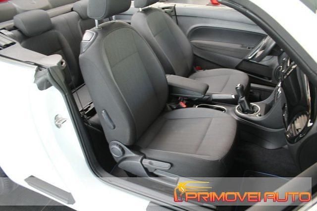 Usata VW Beetle Cabriolet Design 105 CV (77 kW) 2016 Bianco Cabrio