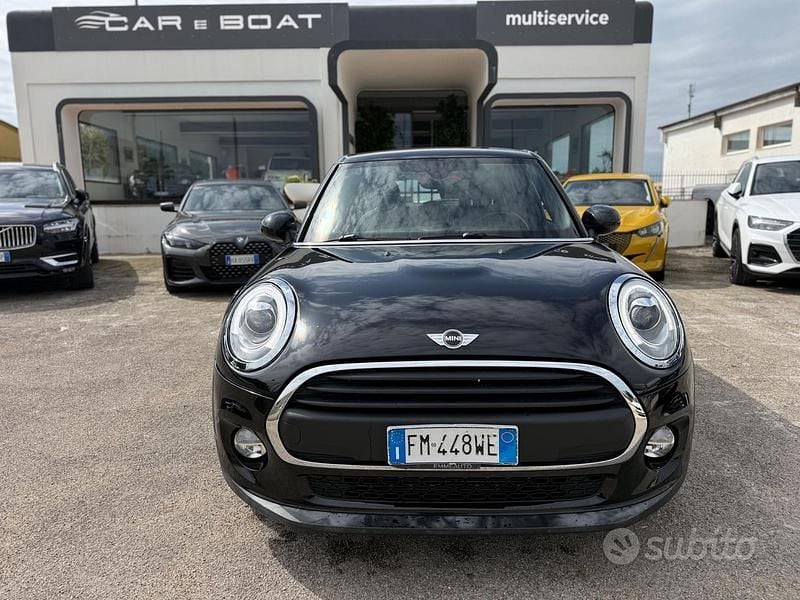Usata Mini Cooper D 116 CV (85 kW) 2017 Nero Utilitaria
