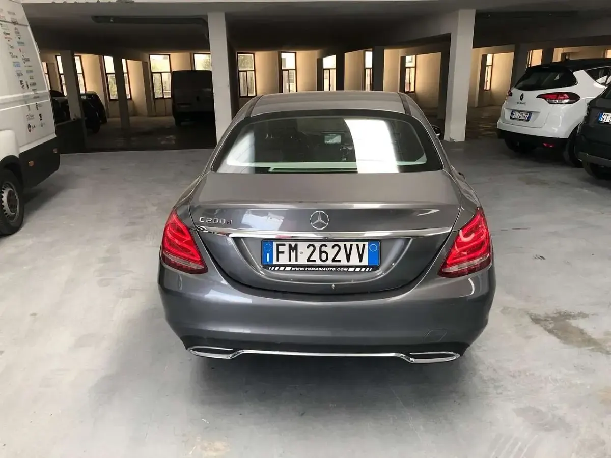 Usata Mercedes C200 Premium 136 CV (100 kW) 2017 Grigio Berlina