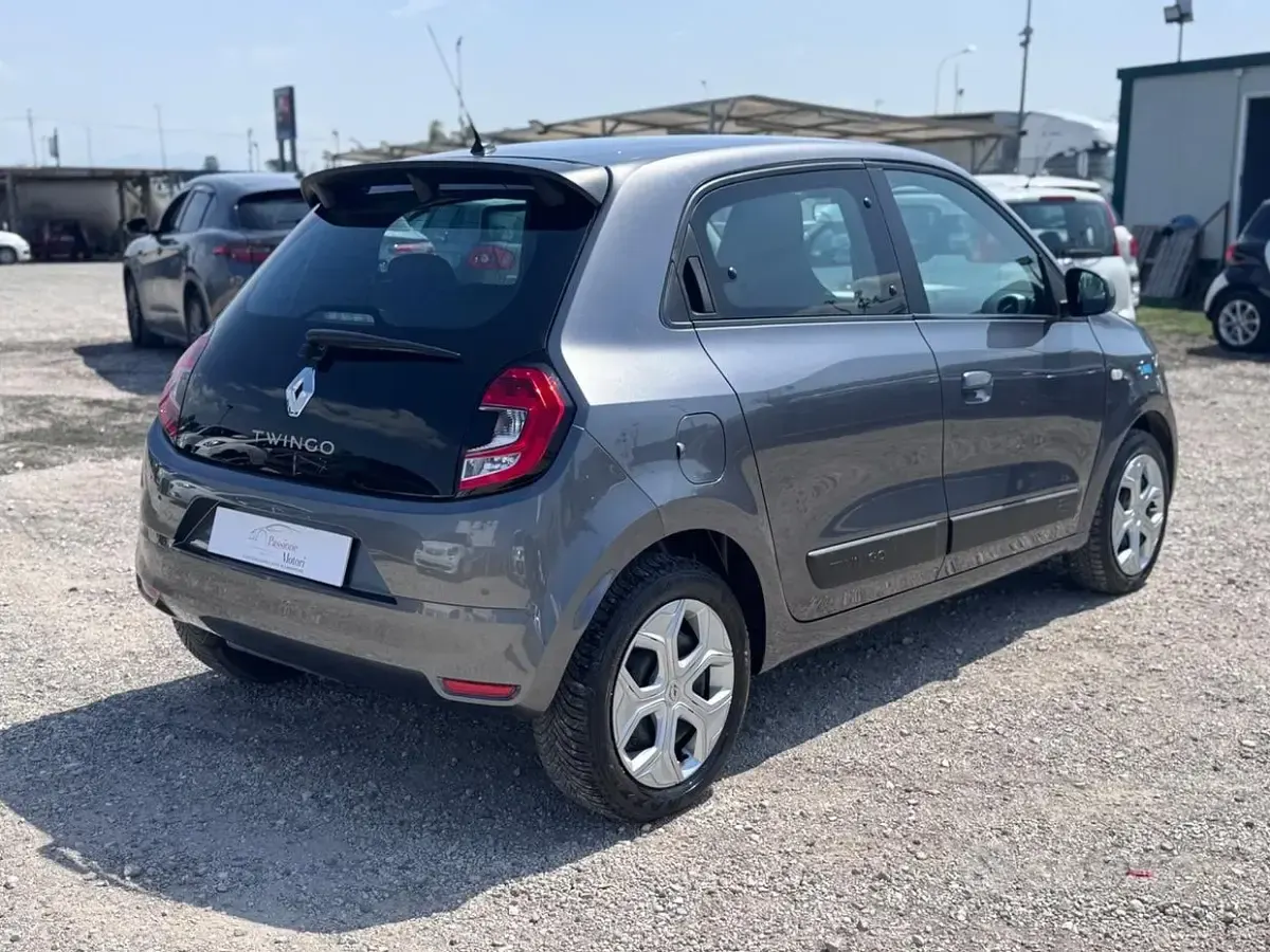 Usata Renault Twingo SE 65 CV (47 kW) 2020 Grigio Utilitaria