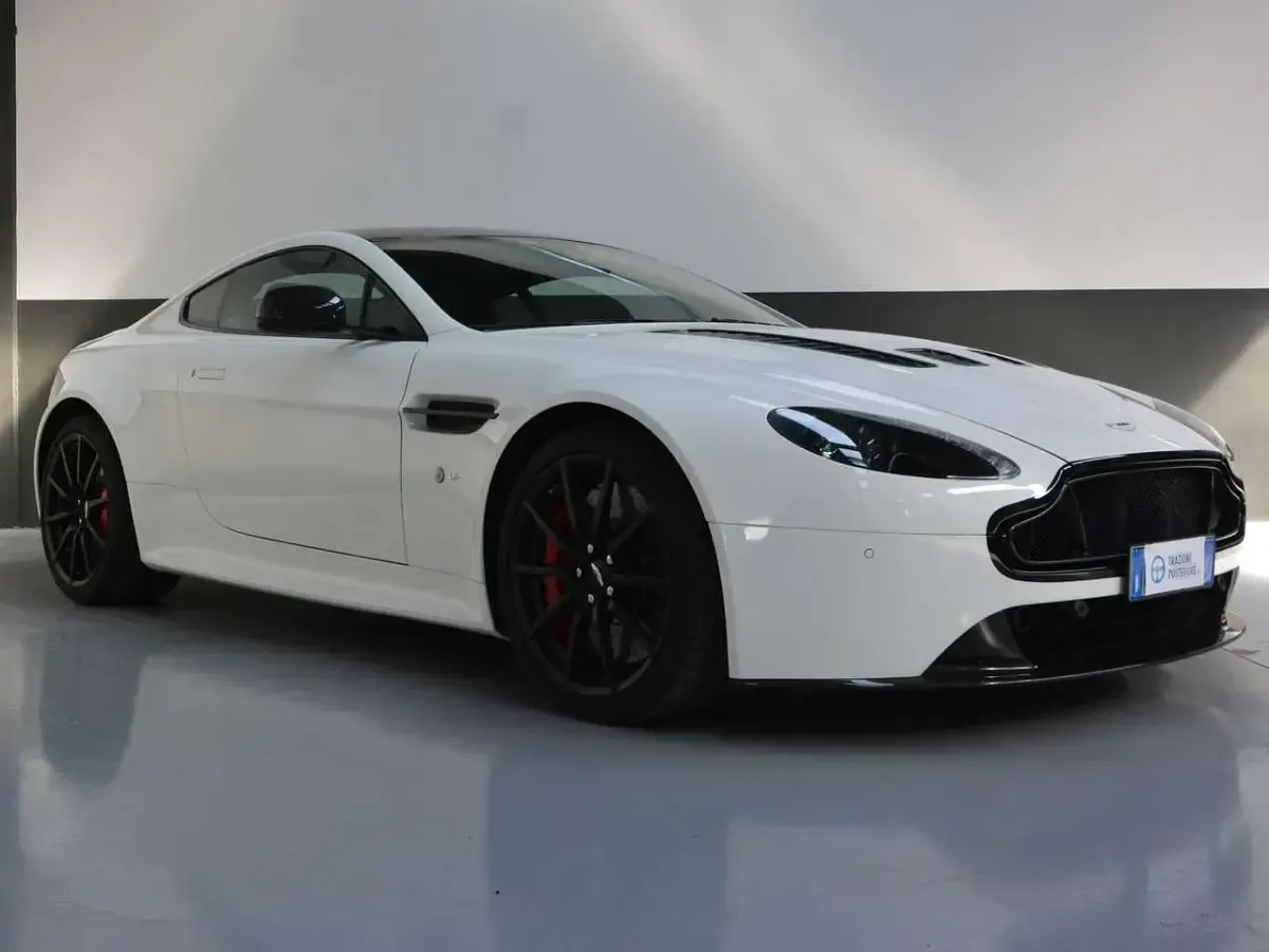 Usata Aston Martin Vantage 572 CV (420 kW) 2014 Bianco perla Coupé