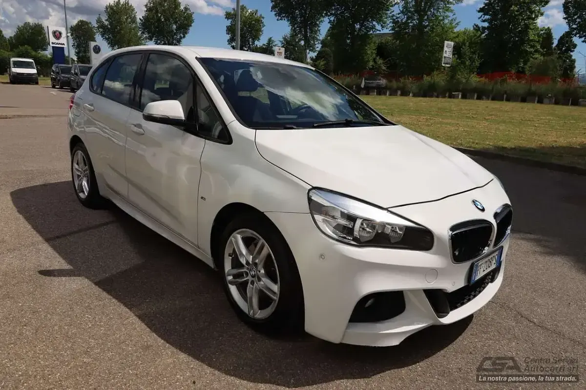 Usata BMW 218 Active Tourer 150 CV (110 kW) 2016 Bianco Monovolume