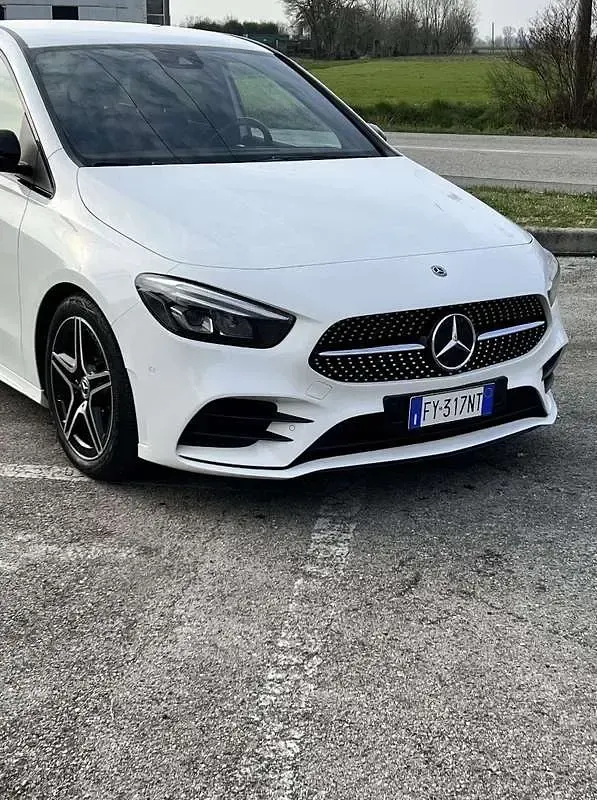 Usata Mercedes B200 Premium 150 CV (110 kW) 2019 Bianco Utilitaria