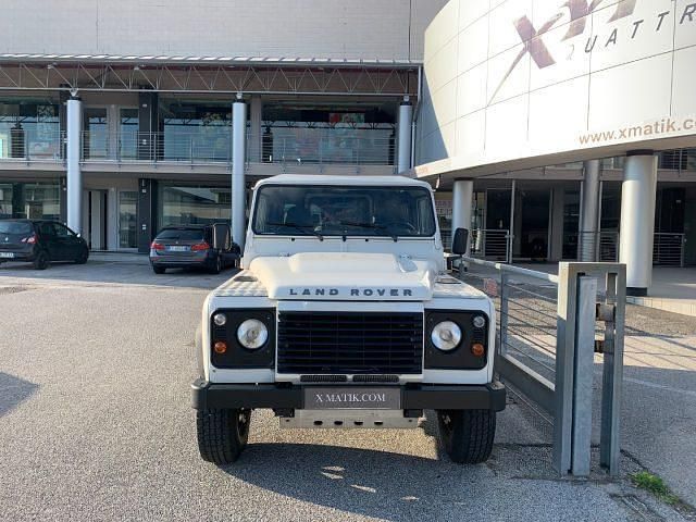 Usata Land Rover Defender 122 CV (89 kW) 2008 Bianco pastello SUV