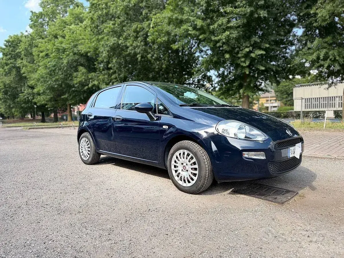 Usata Fiat Punto Street 69 CV (50 kW) 2015 Nero Utilitaria