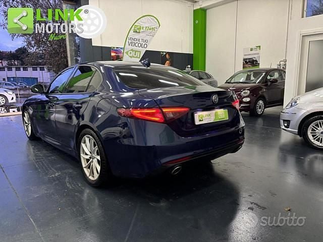 Usata Alfa Romeo Giulia Business 180 CV (132 kW) 2018 Blu Berlina