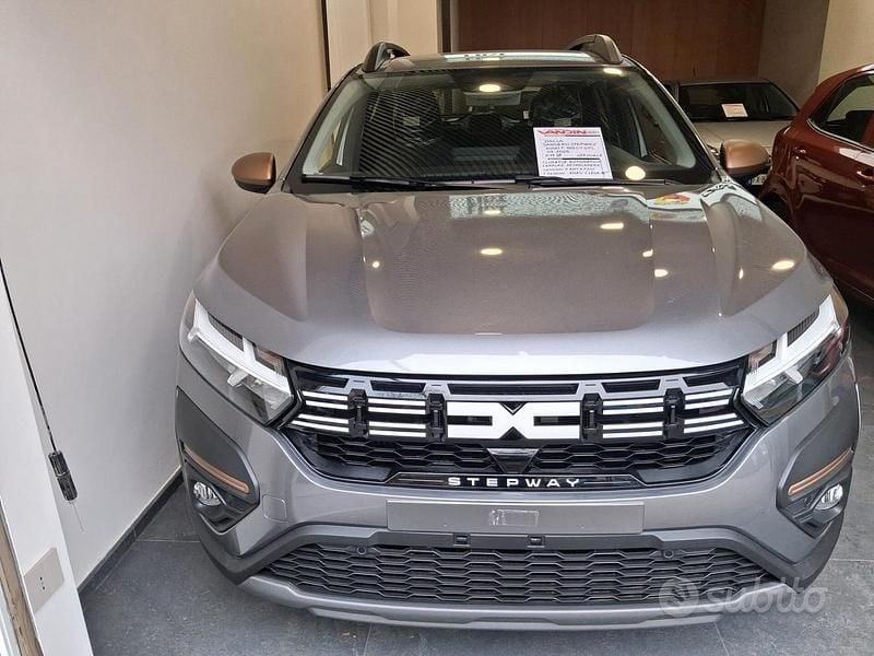 Nuova Dacia Sandero Extreme 2025 Grigio Berlina