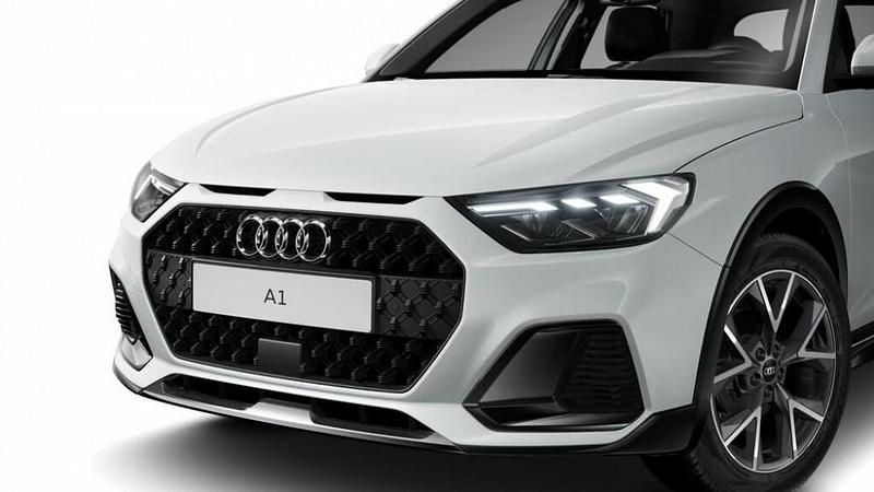 Nuova Audi A1 Business 116 CV (85 kW) 2025 Bianco ghiacciaio metallizzato Berlina