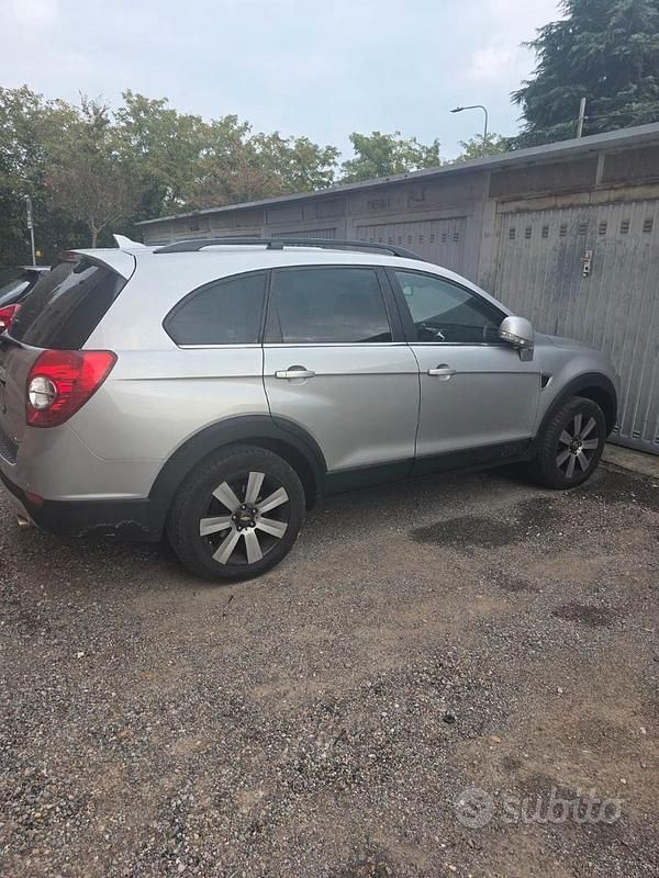 Usata Chevrolet Captiva 2009 Grigio SUV