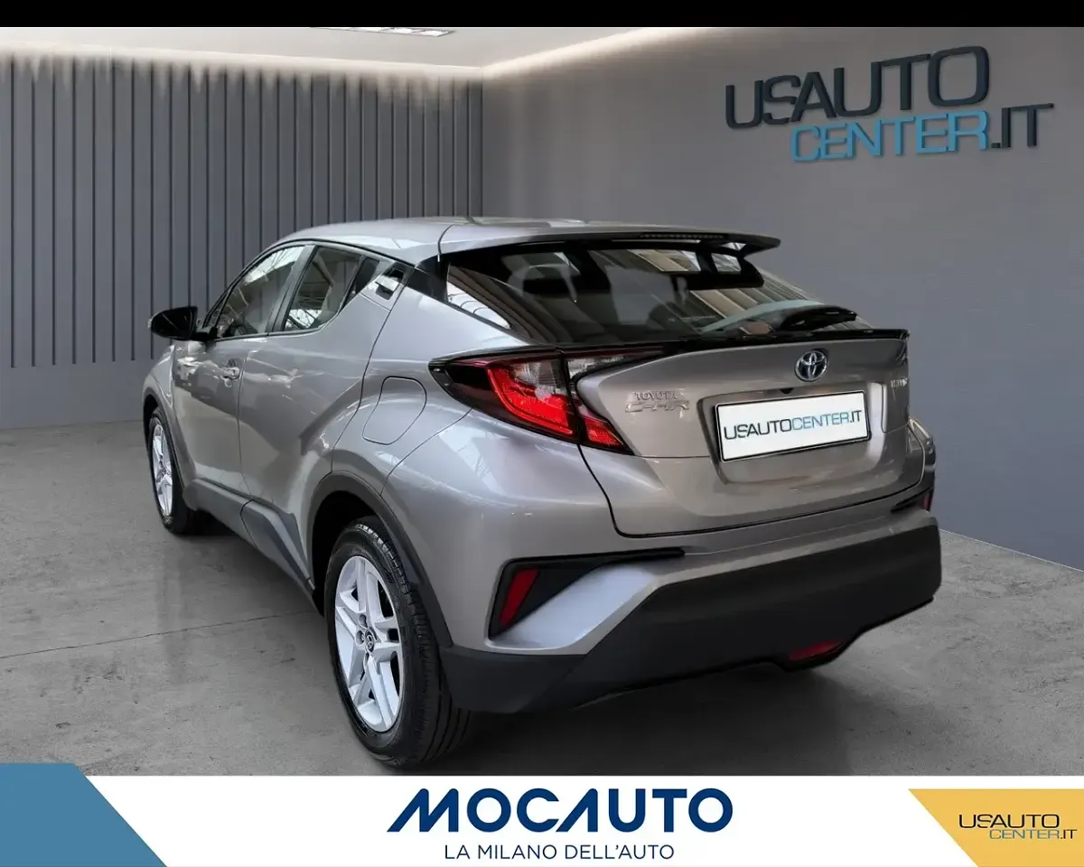 Usata Toyota C-HR Business Edition 122 CV (89 kW) 2020 Bianco SUV