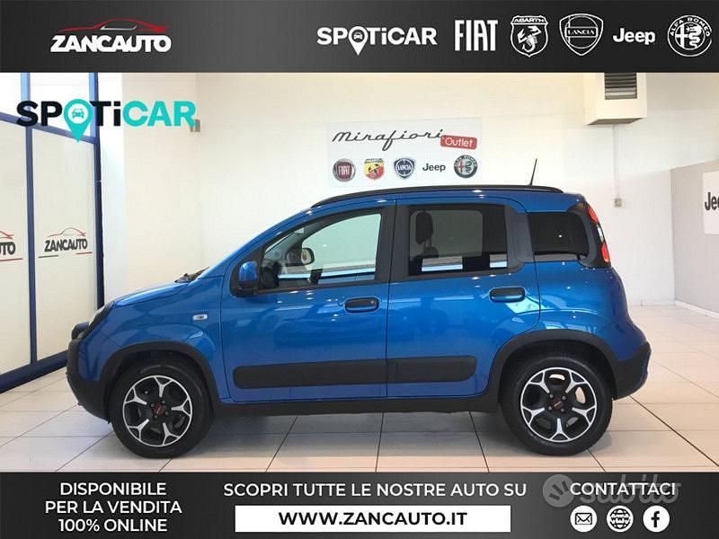 Usata Fiat Panda Cross Cross 70 CV (51 kW) 2024 Blu italia Utilitaria