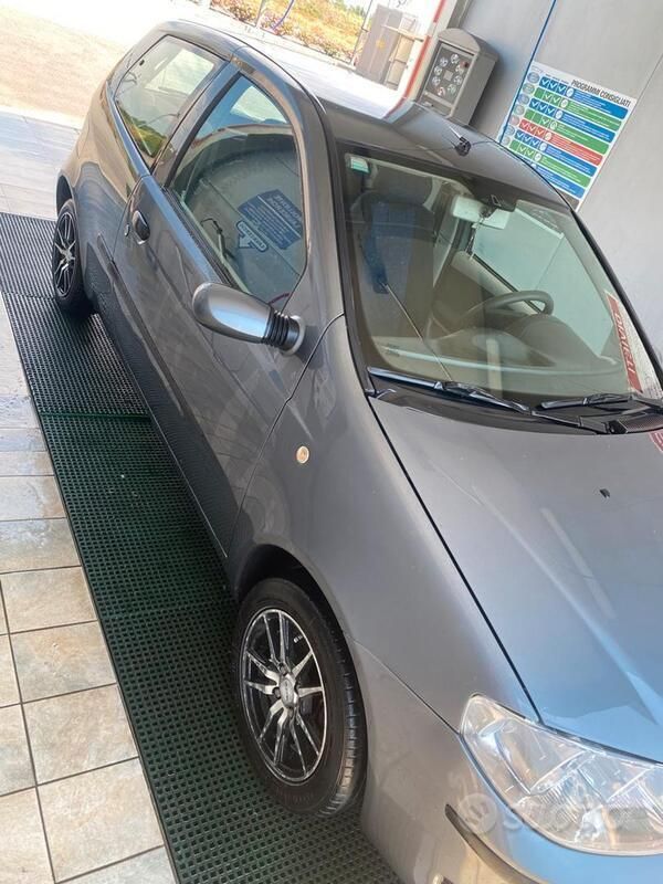 Usata Fiat Punto Dynamic 80 CV (58 kW) 2004 Utilitaria