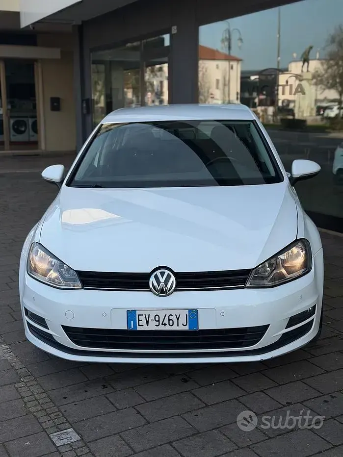 Używany VW Golf VII Comfortline 90 KM (66 kW) 2014 Biały Sedan/Limuzyna