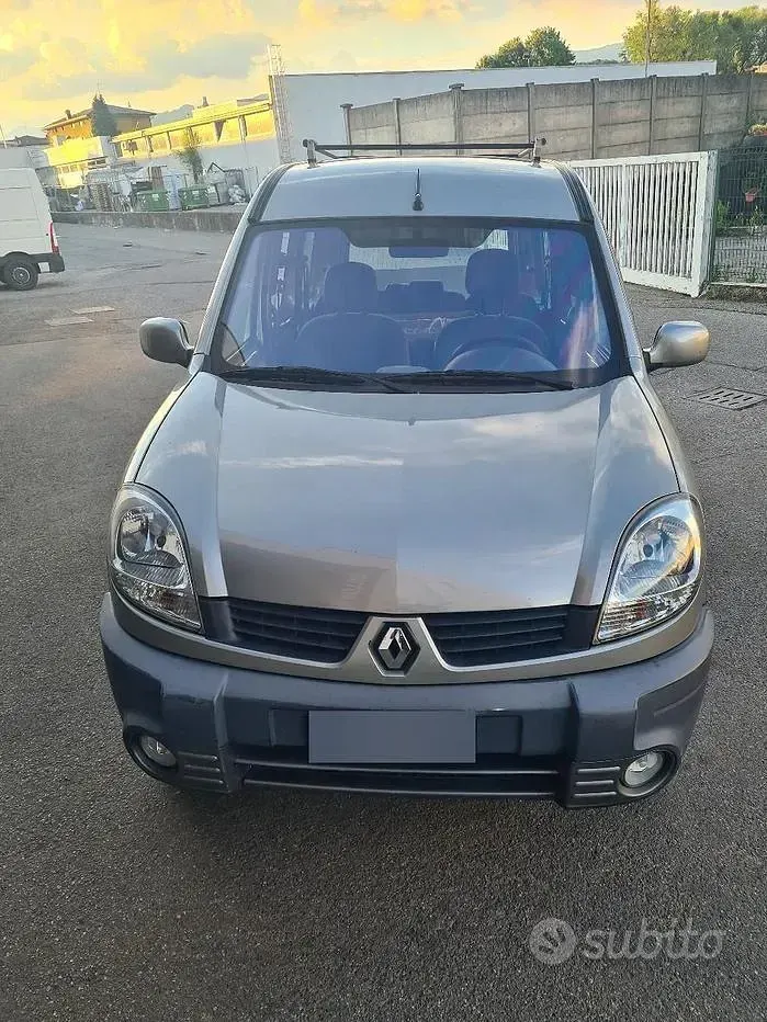 Usata Renault Kangoo 95 CV (69 kW) 2007 Grigio Monovolume