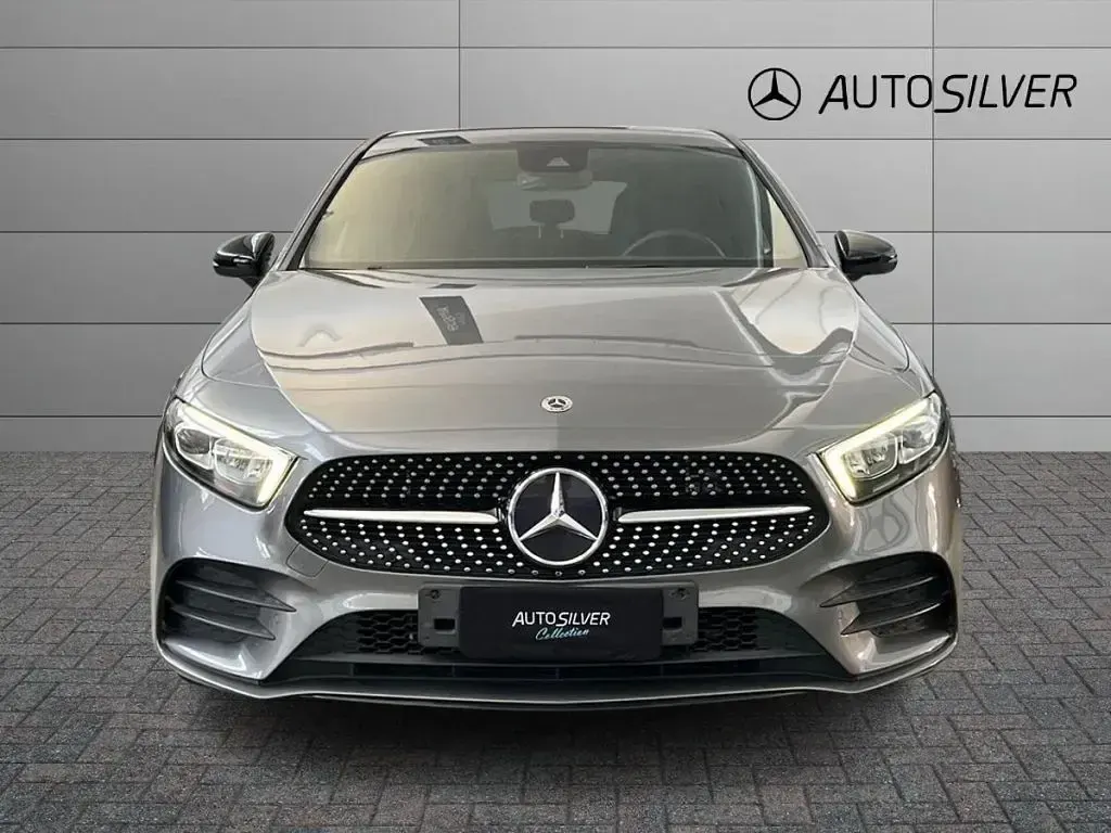 Usata Mercedes A250 Premium 163 CV (119 kW) 2020 Nero / metallizzato Berlina