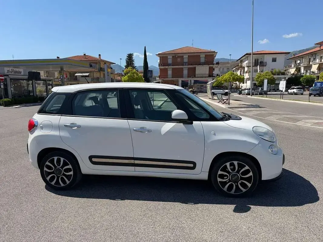 Usata Fiat 500L Lounge 105 CV (77 kW) 2014 Bianco Monovolume