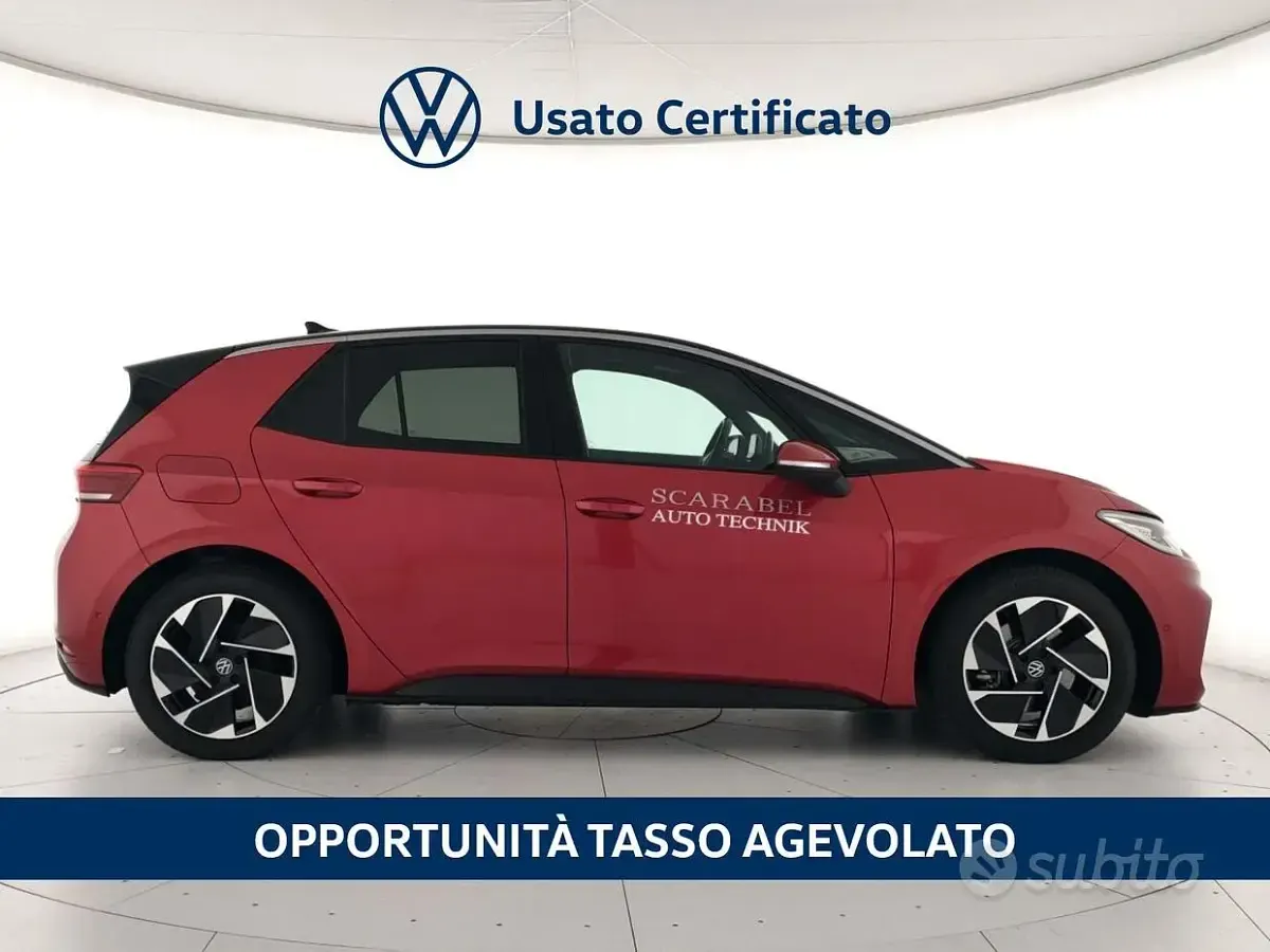 Usata VW ID.3 Pro Performance 150 kW (204 CV) 2025 Kings red metallizzato nero Utilitaria