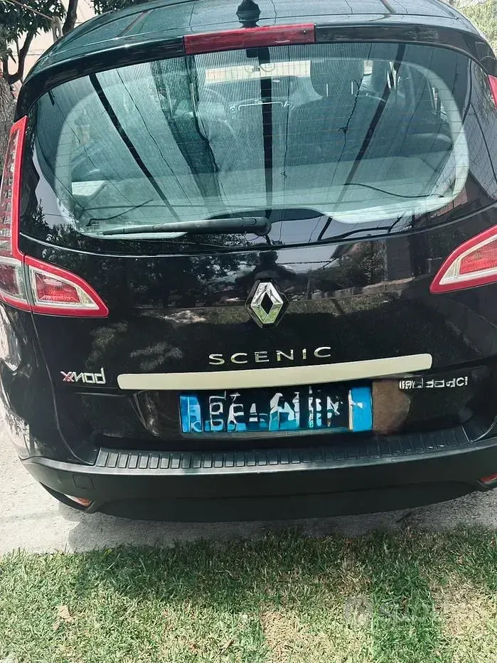 Usata Renault Scénic III 110 CV (80 kW) 2011 Nero Monovolume