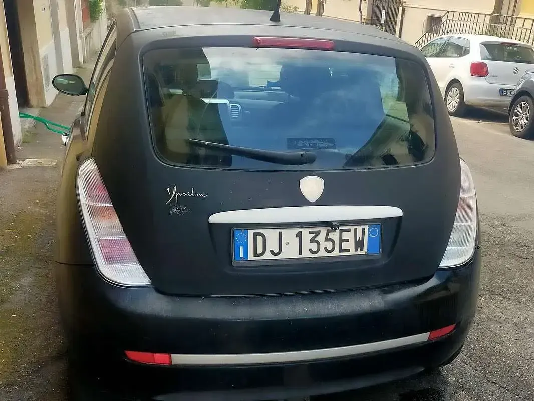 Usata Lancia Ypsilon 60 CV (44 kW) 2007 Nero Utilitaria