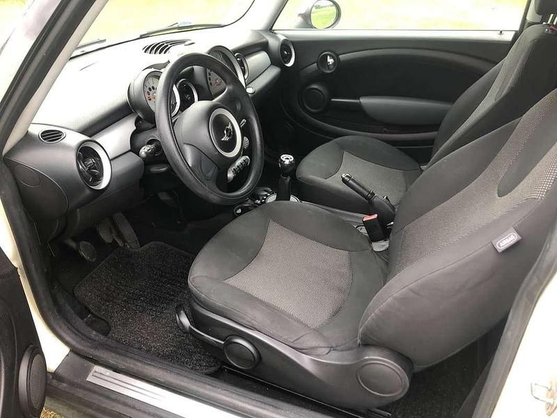 Usata Mini ONE 75 CV (55 kW) 2010 Beige Utilitaria