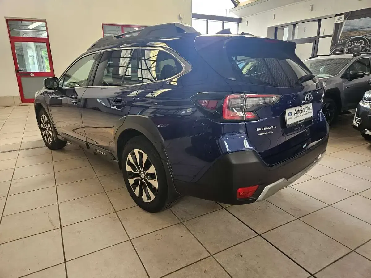 Usata Subaru Outback Premium 169 CV (124 kW) 2023 Sapphire blue Station wagon