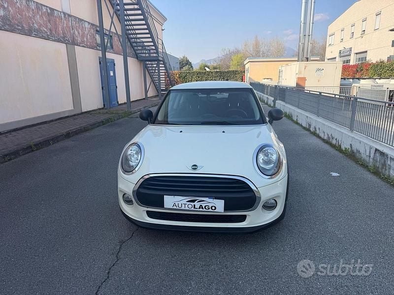 Usata Mini One D 115 CV (84 kW) 2018 Beige Utilitaria