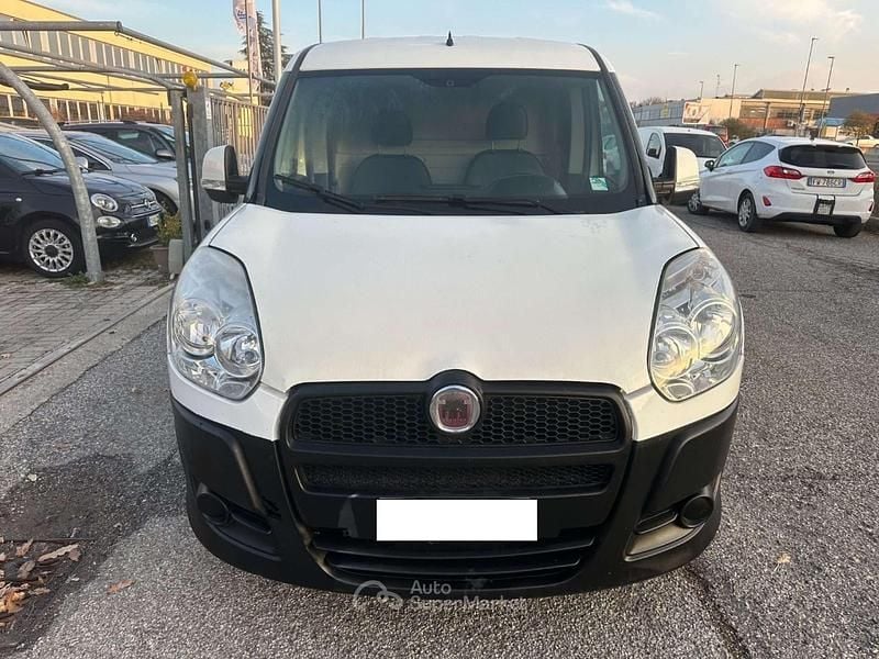 Usata Fiat Doblò 120 CV (88 kW) 2012 Bianco Monovolume