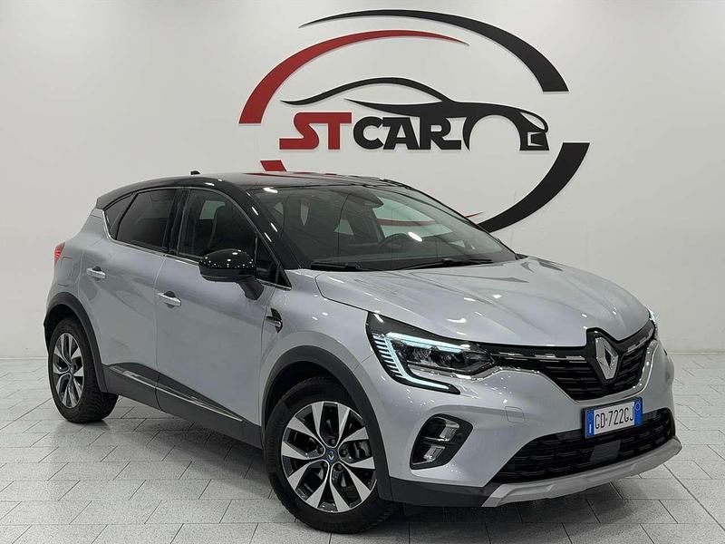 Usata Renault Captur Intens 92 CV (67 kW) 2021 Argento SUV