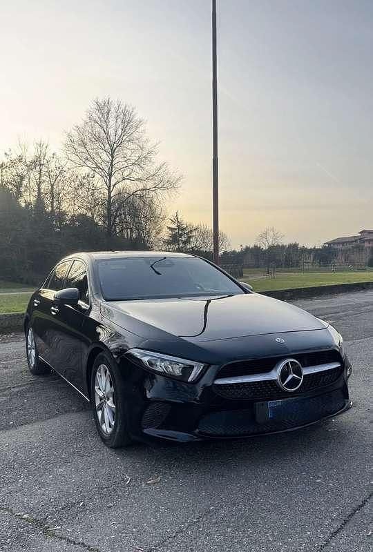 Usata Mercedes 180 Business 116 CV (85 kW) 2020 Nero Berlina