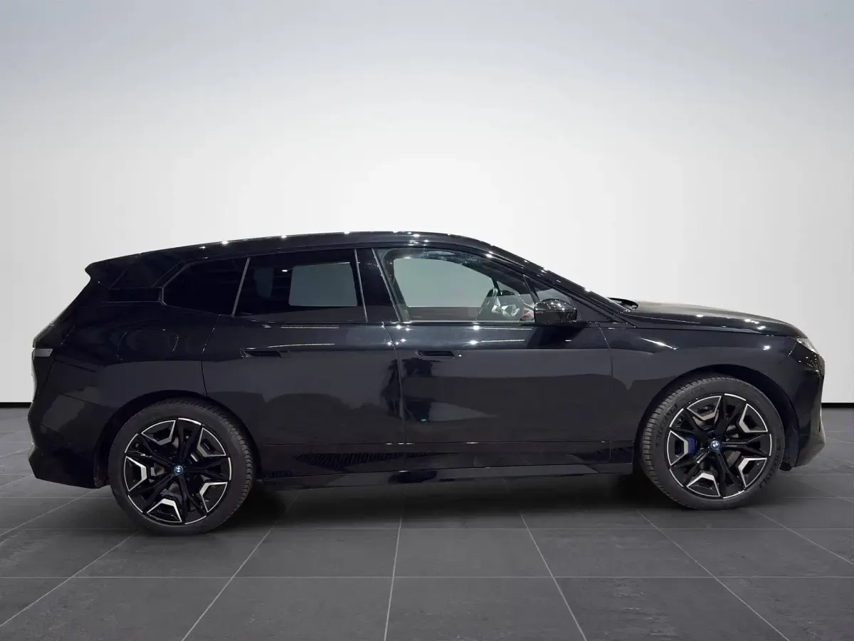 Usata BMW iX Comfort Edition 139 kW (190 CV) 2024 Nero SUV