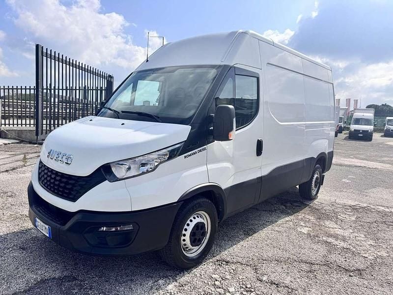 Usata Iveco Daily 116 CV (85 kW) 2021 Bianco Monovolume
