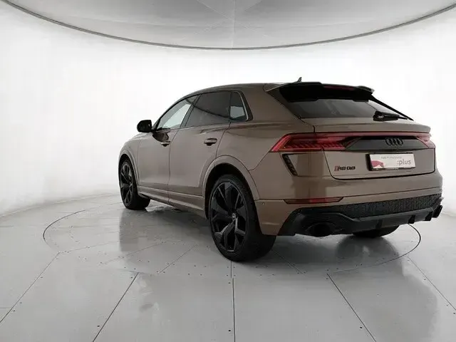 Usata Audi Q8 Comfort 600 CV (441 kW) 2022 Colore carrozzeria personalizzato audi exclusive SUV