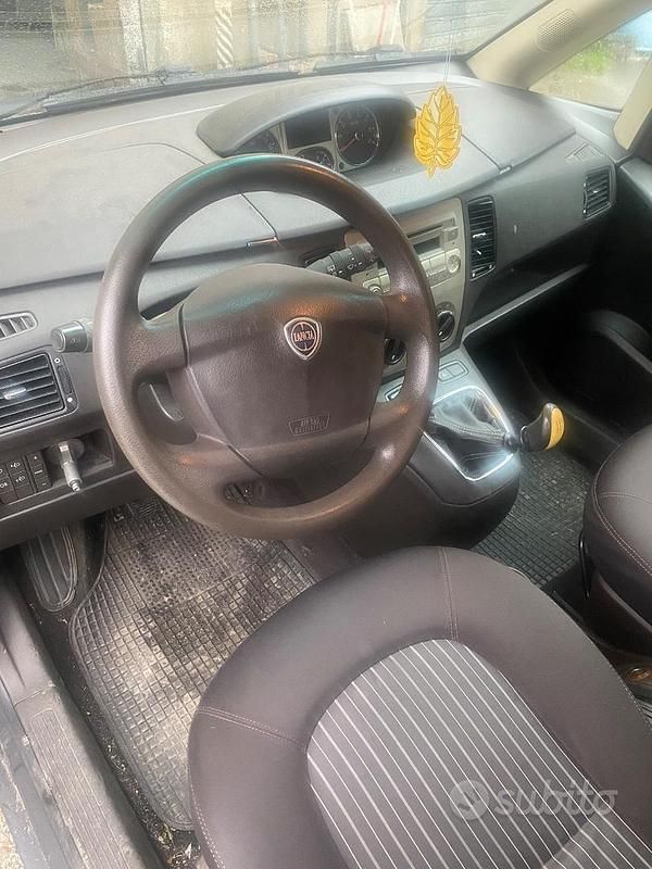 Usata Lancia Musa 2011 Grigio Monovolume