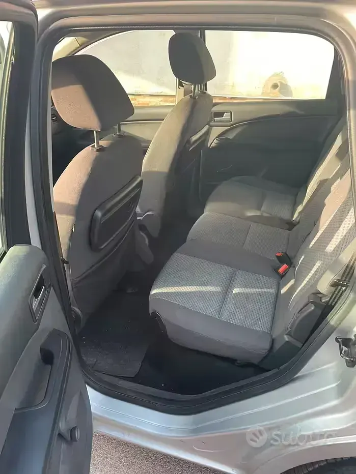 Usata Ford C-MAX 109 CV (80 kW) 2005 Grigio Monovolume