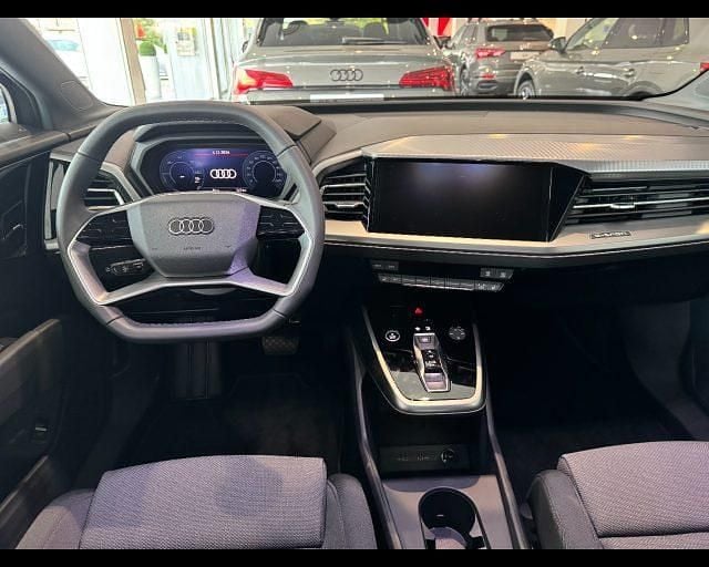 Usata Audi Q4 e-tron Advanced Plus 210 kW (286 CV) 2024 Grigio SUV