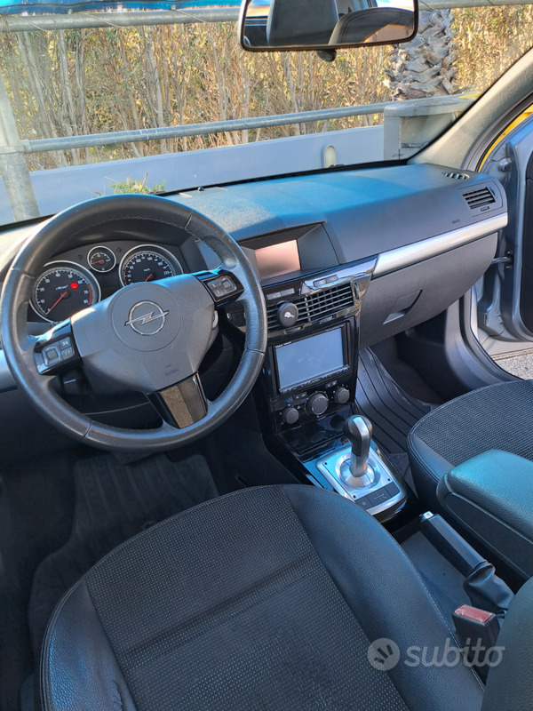 Usato 2007 Opel Astra 1.6 Benzin 101 CV (2.900 €)