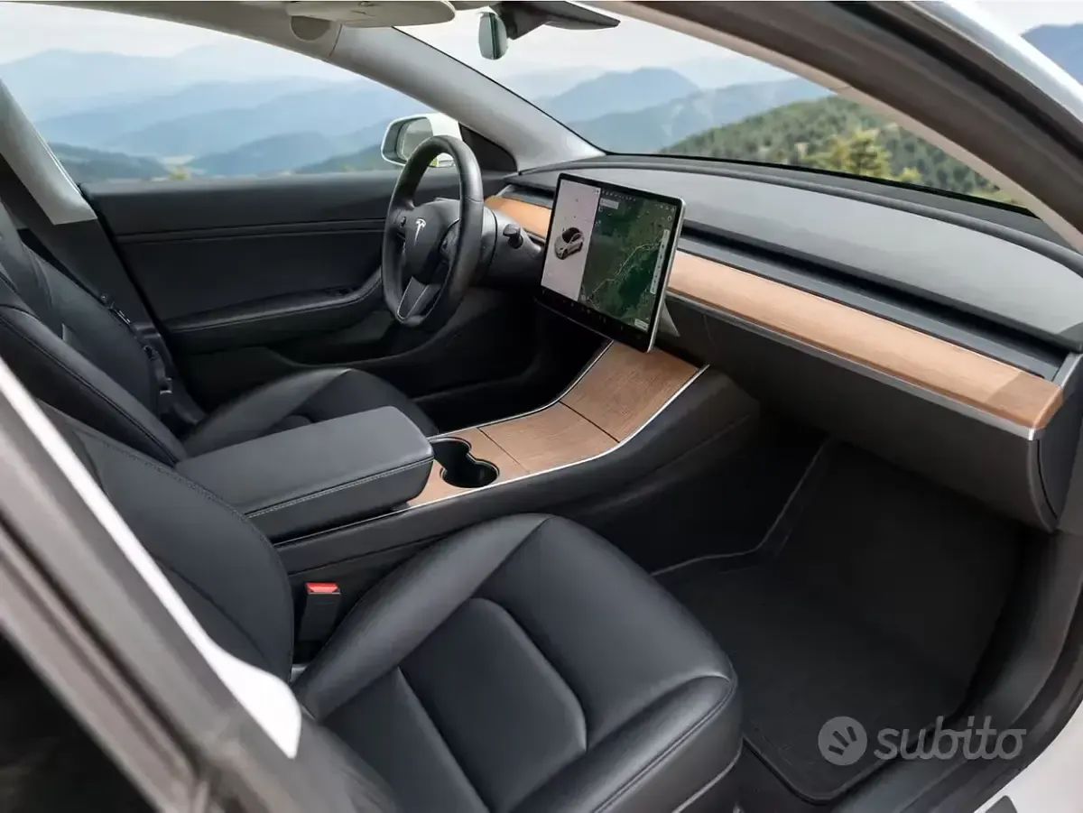 Usata Tesla Model 3 Long Range AWD 152 kW (208 CV) 2019 Bianco Berlina