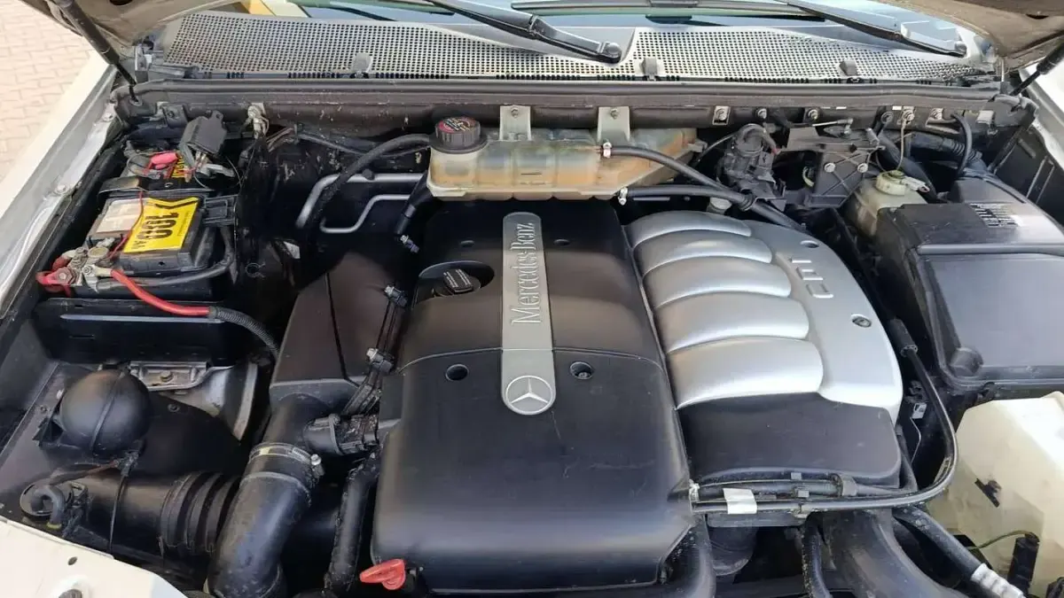 Begagnad Mercedes ML270 163 HK (119 kW) 2002 Silver SUV