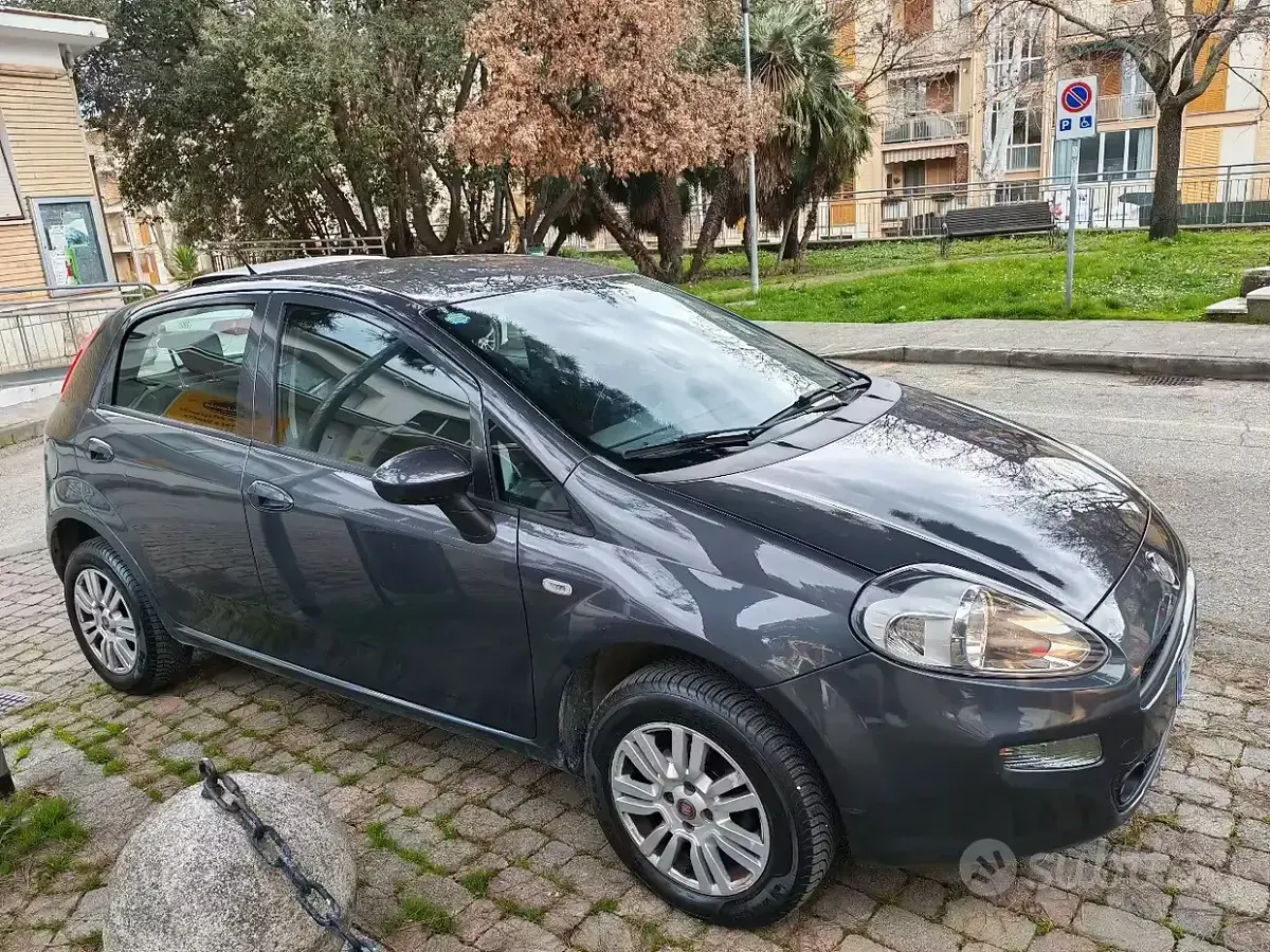 Usata Fiat Punto 77 CV (56 kW) 2015 Utilitaria
