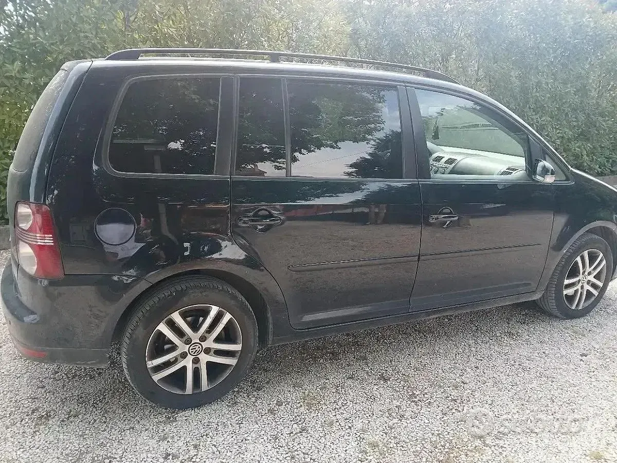 Usata VW Touran Highline 140 CV (102 kW) 2008 Nero Monovolume