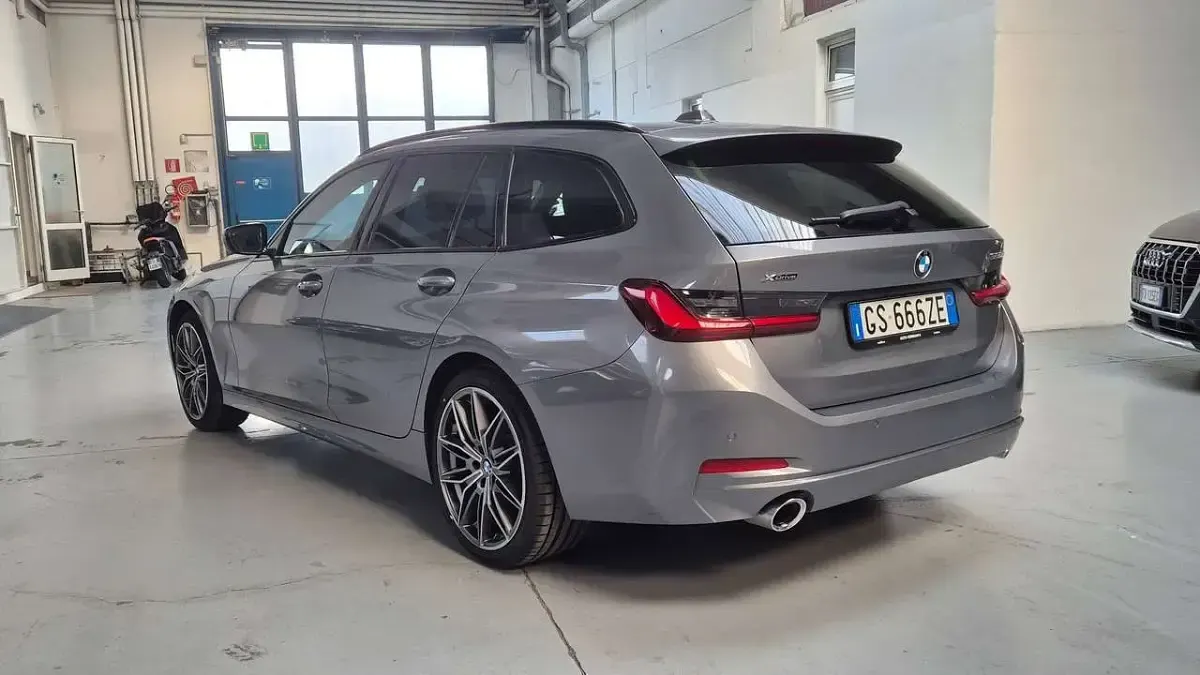 Usata BMW 320 190 CV (139 kW) 2024 Grigio Station wagon