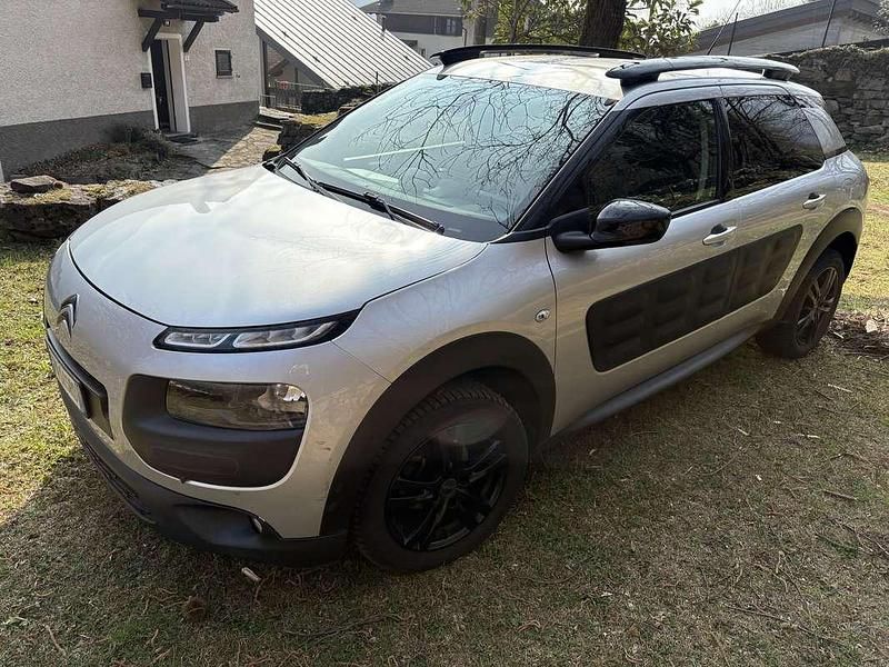 Usata Citroën C4 Cactus PureTech 82 CV (60 kW) 2019 Argento Utilitaria