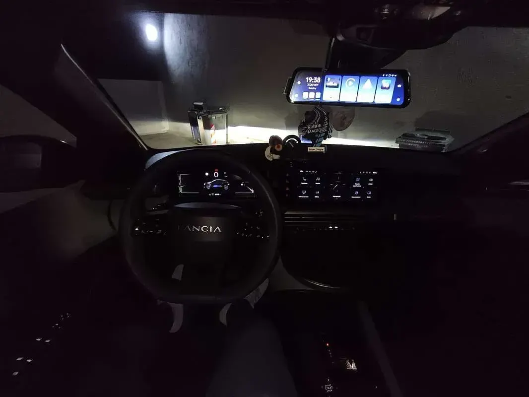 Usata Lancia Ypsilon 101 CV (74 kW) 2025 Utilitaria
